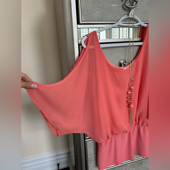 Elegant Blouse - Picture 6 of 6